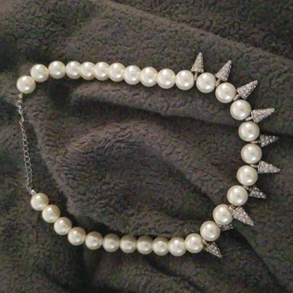 Pearl & Rhinestone choker necklace! HOT!
